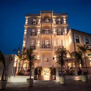 4* Hotel Art Gallery Boutique